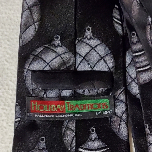 Holiday Traditions by MMG Silk Holiday Tie - Picture 3 of 6